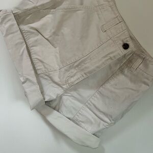 Jones New York Cream Shorts